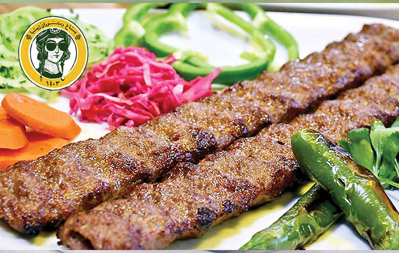 دعوت به سرو چلوکباب کوبیده در باغ رستوران "زیبا" شیراز